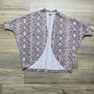 LuLaRoe Womens Tracy Cocoon Cardigan In Snake Print Size M Gray‎ Pink
